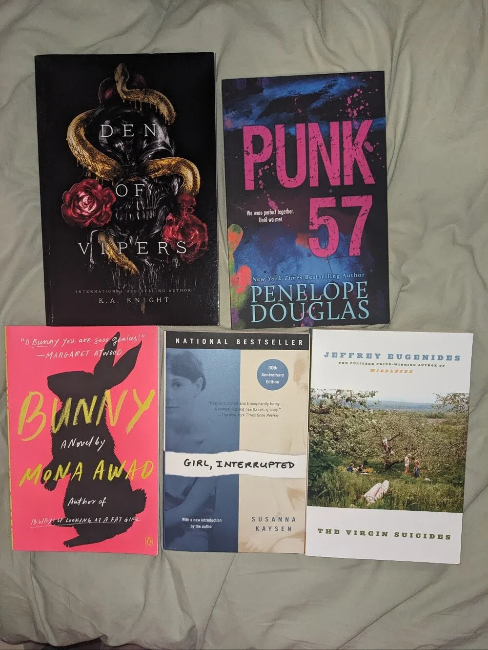 Book Bundle - Picture 1 of 1